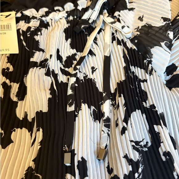 Lane Bryant Blouse Black White Floral Chiffon Pleated Lined Womens 26/28 NEW - Picture 7 of 12